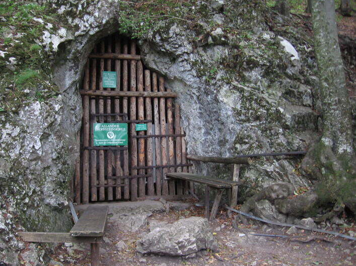 de:Tropfsteinhöhle Alland