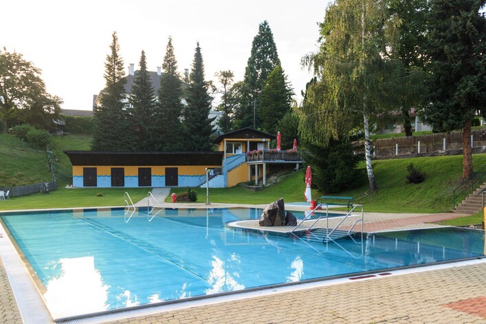 Schwimmen gehen ins Freibad Sankt Oswald