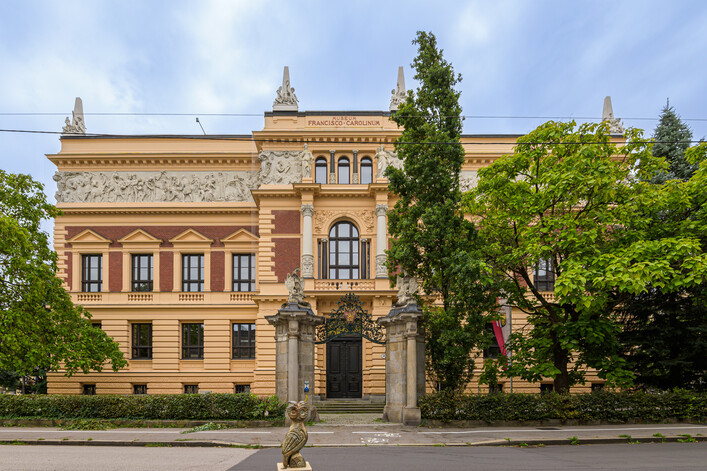 Landesgalerie Linz im Museum Francisco-Carolinum war ein Fixpunkt des Besuchs der WikiEule in Linz. Das Haus ist für Ausstellungen nationaler und internationaler Fotografie und Medienkunst bekannt.