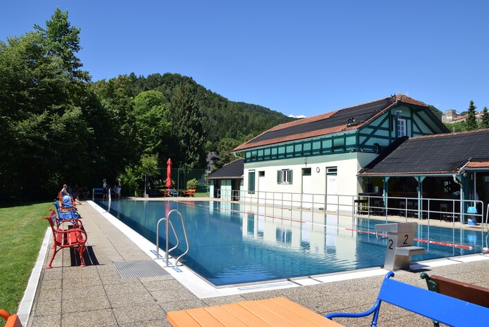 Beachvolleyball spielen im Freibad Hietlbad