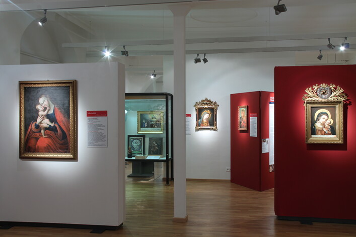 Blick in die aktuelle Sonderausstellung. Maria. 1001 Gesichter der Liebe
