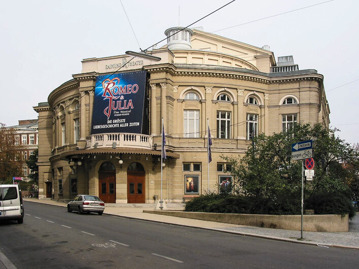 Raimundtheater, Vienna, 2005-10-15

selfmade photo
