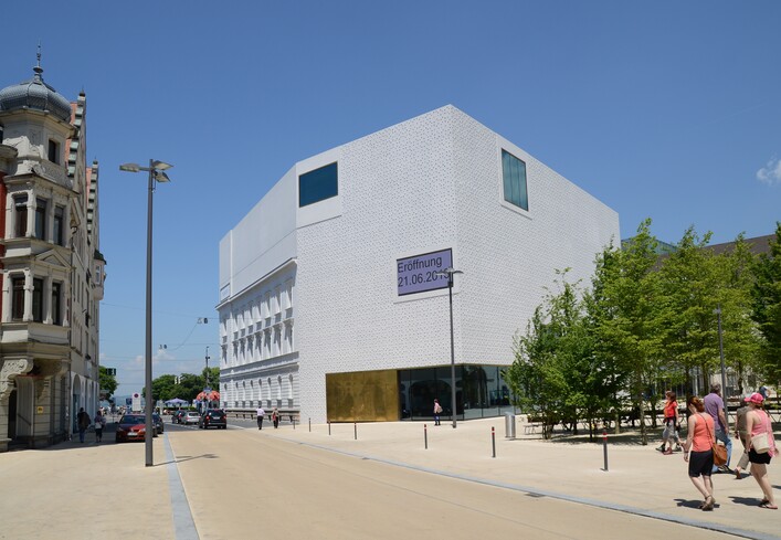 Vorarlberger Landesmuseum, in Bregenz Fassade zur Rathausstraße (links) und zum Kornmarkt.