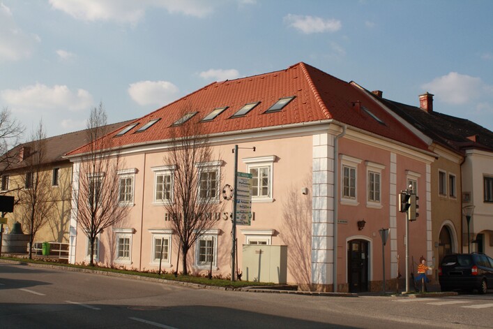 This   file was uploaded  with Commonist.