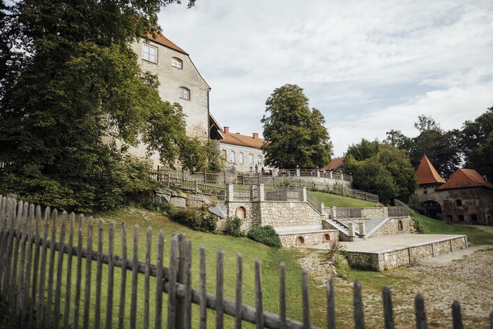Foto Oberösterreich Tourismus/SINNVIERTEL Tourismus/Tom Son: Blick auf die Anlage der Burg Frauenstein in Mining.