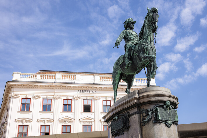 This is a photo of public art indexed in a public art catalogue of Vienna (Austria) under the number: 47961 (commons,  de)  .