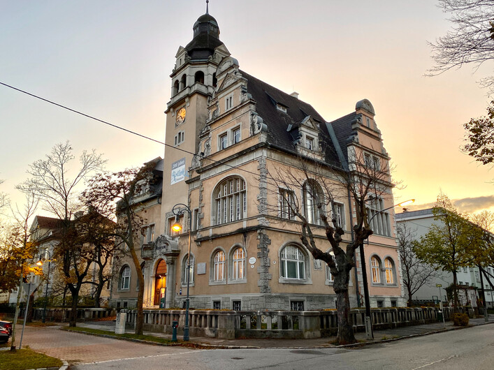 Rollettmuseum, ehemaliges Rathaus, erbaut 1903-04, Architekt Rudolf Krausz in Wien, Stadtbaumeister Josef Schmidt in Weikersdorf