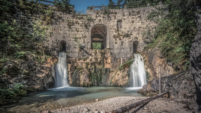 Die Chorinsky-Klause im Weißenbachtal Bad Goisern perfekt wildromantisch in Szene gesetzt.