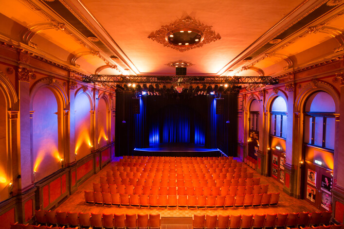Ansicht des STADTSAAL vom Balkon