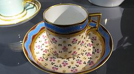 Cup and saucer with raised gilding. Imperial Manufactory. Vienna, 1802. Porcelain Museum Augarten.