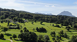 Golfclub Traunsee Almtal Blick auf Traunstein