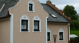 Baroque gable built in 1897, 4 Anton Brucknerstrasse, Windhaag bei Freistadt. Upper Austrian version of the Bohemian selské baroko.