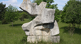 Zum Bildhauer-Symposion Lindabrunn spazieren