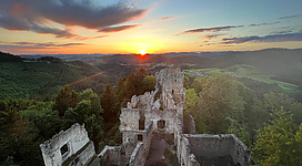 Burgruine Prandegg bei Sonnenuntergang