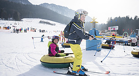 Wintersporteln beim Hochfeldlift