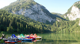 Gleinkersee mit Seespitz und Seegraben, Totes Gebirge, Österreich