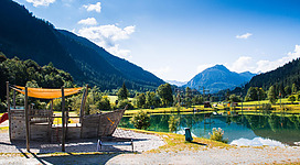 Schwimmen und entspannen im Badesee Flachauwinkl