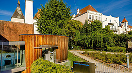 Enge Gässchen, imposante Bauten sowie der malerische GOTISCHE STADTPLATZ verleihen dem Stadtkern ein unvergleichliches Aussehen und machen Lust, mehr über die bewegte Geschichte zu erfahren.