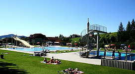 Schwimmen und erholen im Erlebnisbad Straßwalchen
