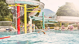 Schwimmen und entspannen im Alpenbad Liezen