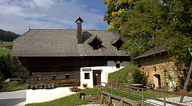 Heimatmuseum "Rauchstubenhaus" Edelschachen bei Anger