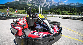 Gokart fahren auf der Freiluft Go Kartbahn