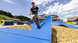 Biken am Pumptrack bei Sport am Jet