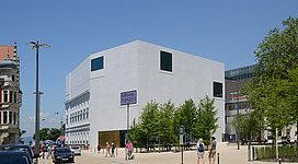 Vorarlberger Landesmuseum, in Bregenz Fassade zur Rathausstraße (links) und zum Kornmarkt.