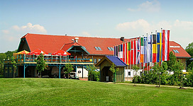 Eine Runde Golf auf der Golfanlage Eugendorf spielen