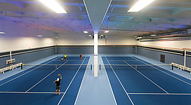 Tennis spielen in der Tennishalle Alpina Alpendorf
