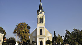 Die Kirche im Feld ist das größte evangelische Gotteshaus in Oberösterreich