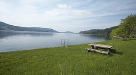 Naturbadeplatz Weißenbachaufsatz, Blick auf den See, Steinbach am Attersee, Salzkammergut