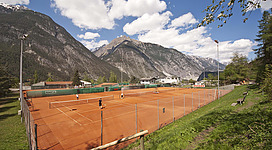 Tennis spielen am Tennisplatz Landeck