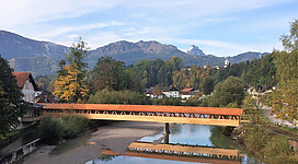 Hofmühlersteg über die Alm