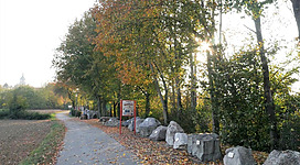 Steinepark Sattledt im Herbst