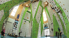 Klettern in der Kletterhalle Wörgl