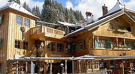 Das 1. Tiroler Holzmuseum und Holzschnitzerei besuchen