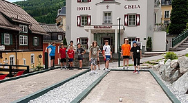 Eine Runde Boule oder Boccia spielen