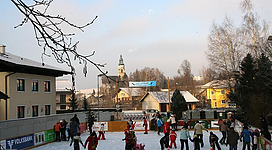 Eislaufen am Eislaufplatz Straßwalchen