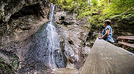 Einen Ausflug zum Wasserfall Bad Häring machen