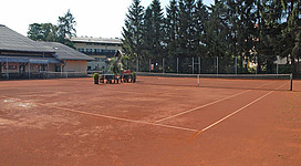 Tennis spielen am Tennisplatz Allerberger