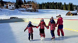 Eislaufen am Eislaufplatz Achenkirch
