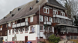 Schneckenhof bei Schollach, traditionsreiche Bauernwirtschaft,  im 19. Jh. zum Kurhaus für Feriengäste ausgebaut...