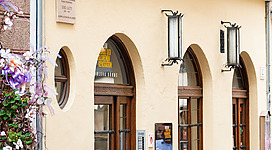 Eingang des Museum Kunst der Verlorenen Generation in der Sigmund-Haffner-Gasse 12, Salzburg