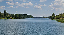 Neue Donau seen from Walulisobrücke.