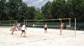 Beachvolleyball am Hörbinger Sportplatz spielen