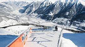 Eine Wanderung zur Aussichtsplattform Talblick unternehmen