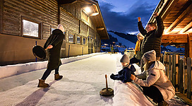 Eisstockschießen auf der Dorfalm