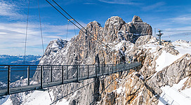 Eine Fahrt mit der Dachstein-Gletscherbahn erleben