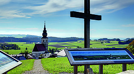 Aussichtspunkt Kirchberg bei Mattighofen mit Infotafeln